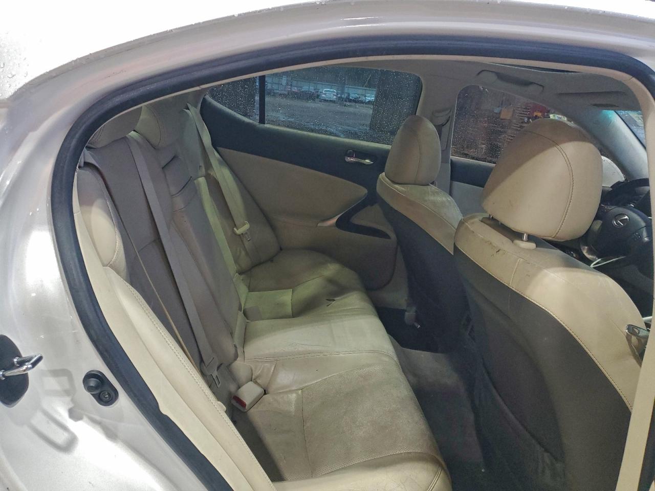 2010 LEXUS IS 250 photo 10
