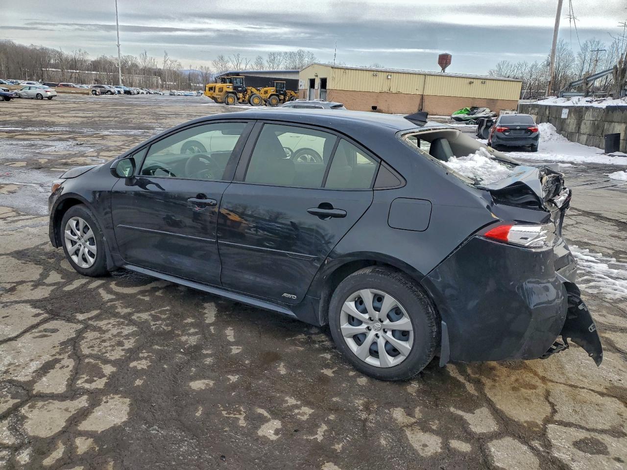 2023 TOYOTA COROLLA LE photo 3