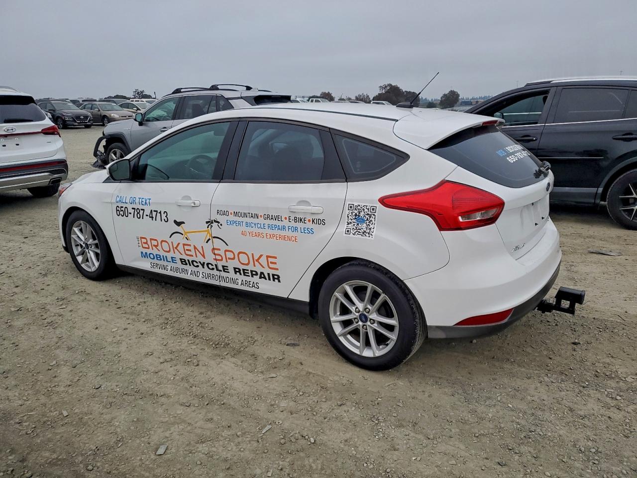 2017 FORD FOCUS SE photo 5