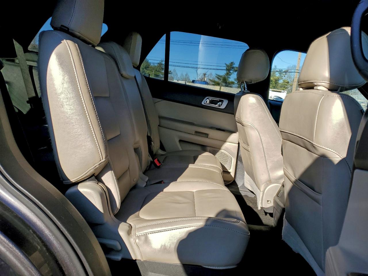 2011 FORD EXPLORER XLT photo 31