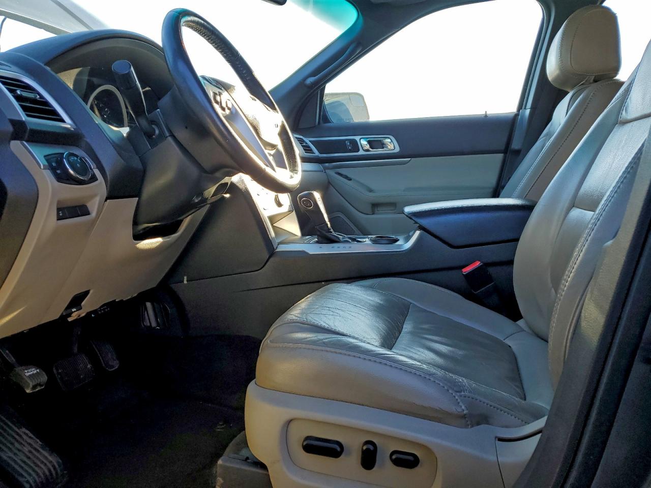 2011 FORD EXPLORER XLT photo 19