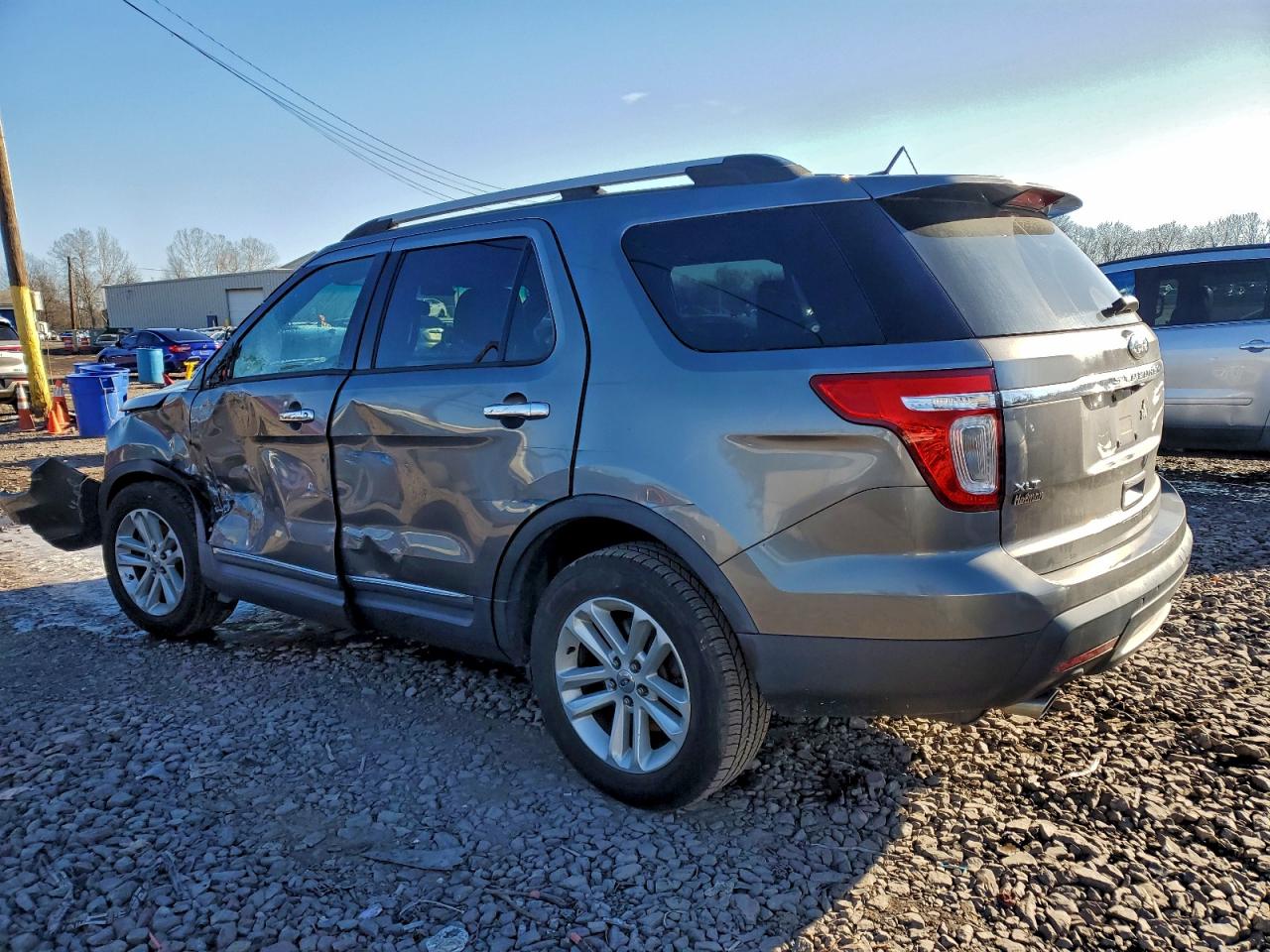 2011 FORD EXPLORER XLT photo 4