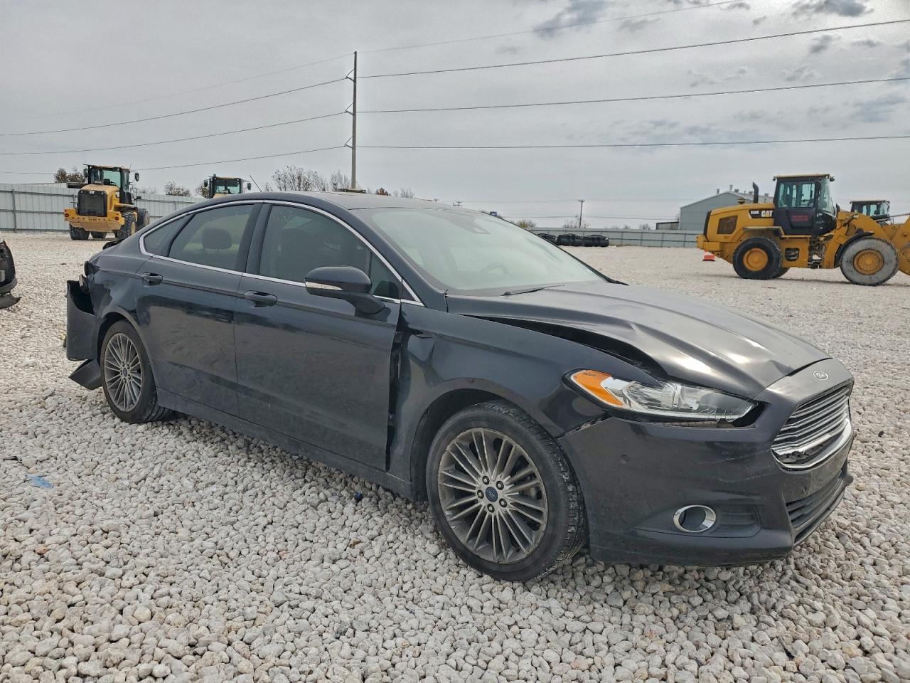 2014 FORD FUSION SE photo 4