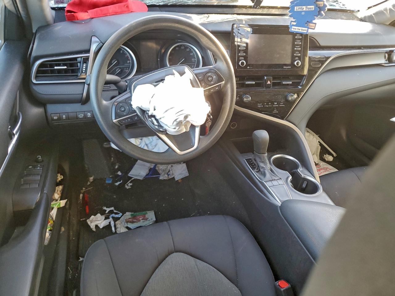 2022 TOYOTA CAMRY LE photo 22