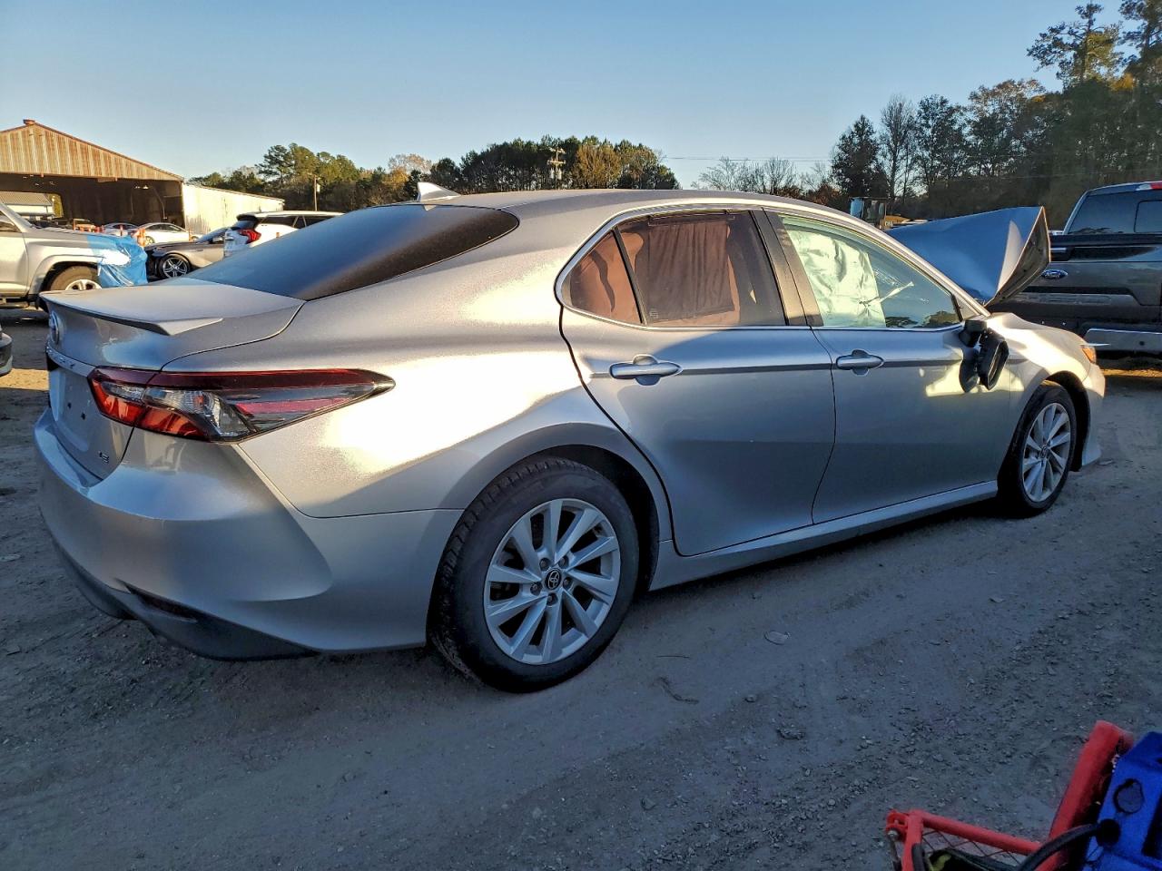 2022 TOYOTA CAMRY LE photo 7