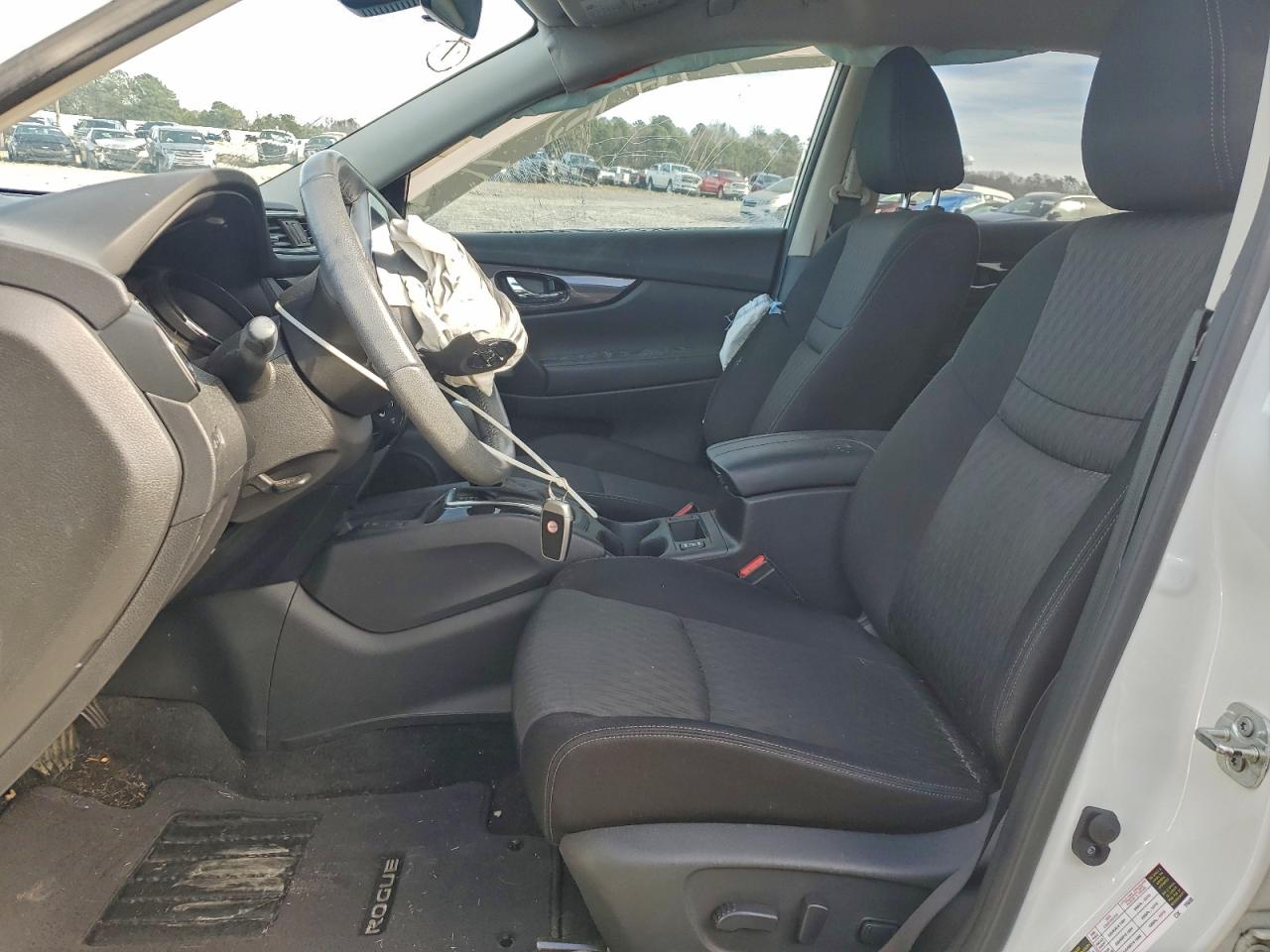 2019 NISSAN ROGUE S photo 13