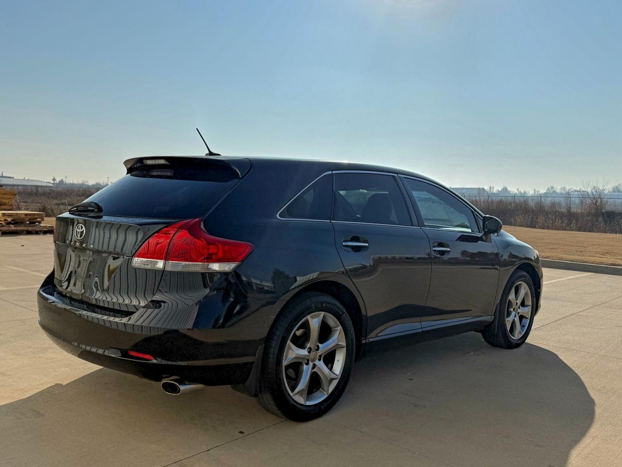 2009 TOYOTA VENZA photo 4