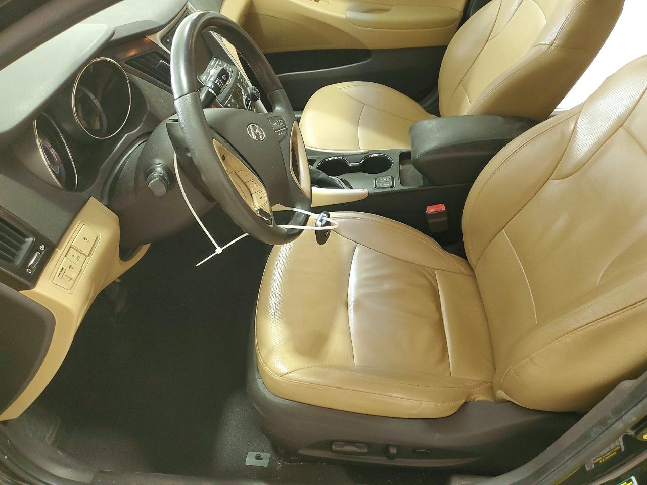 2012 HYUNDAI SONATA SE photo 7