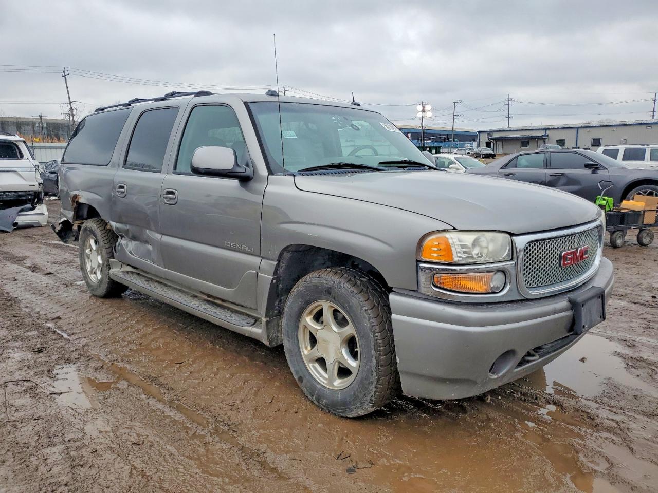 2005 GMC YUKON XL DENALI photo 4