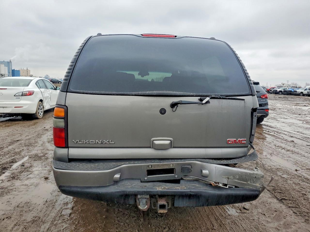 2005 GMC YUKON XL DENALI photo 6