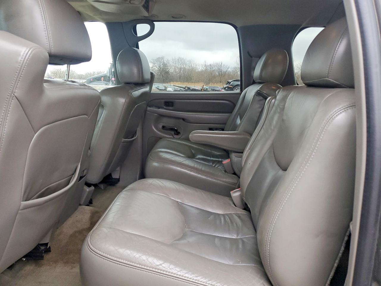 2005 GMC YUKON XL DENALI photo 11