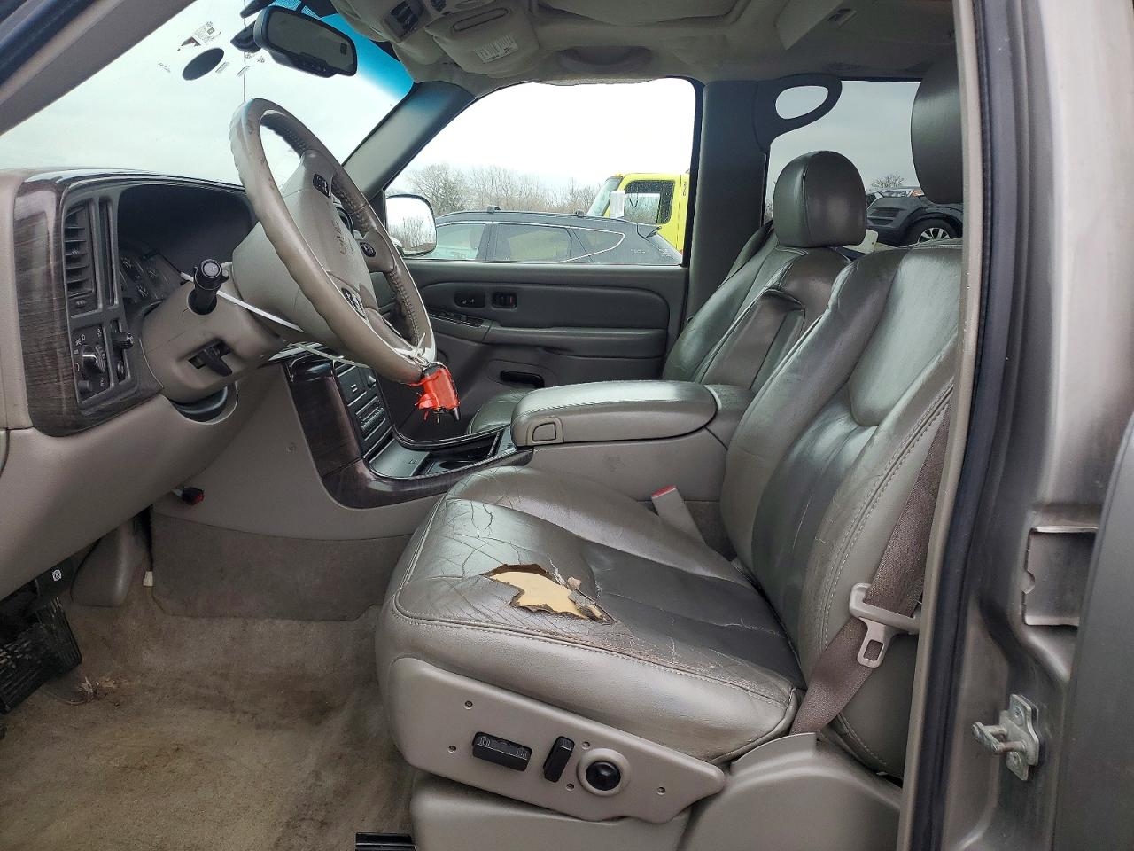 2005 GMC YUKON XL DENALI photo 7