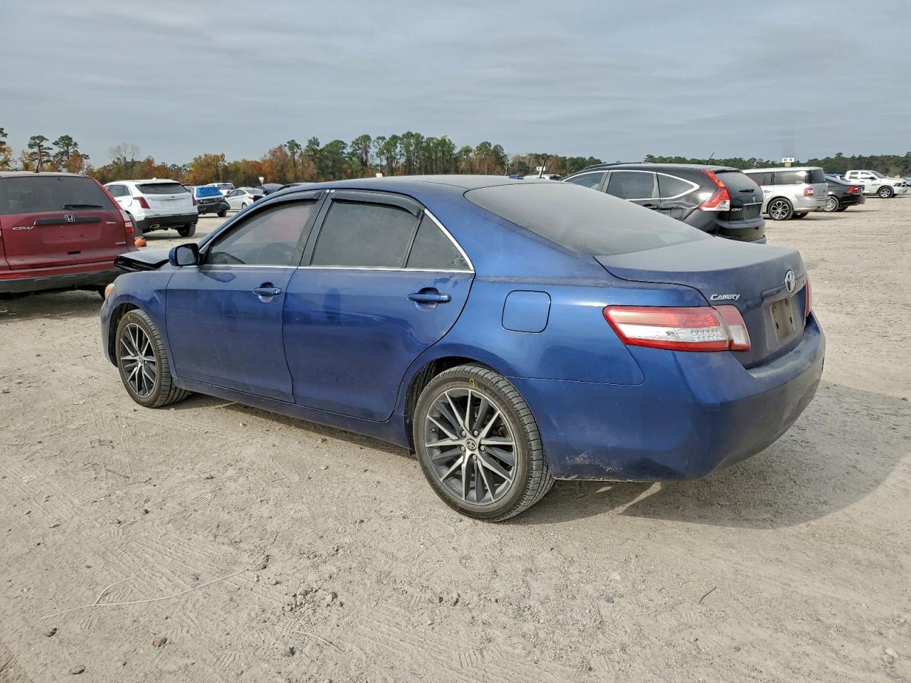 2011 TOYOTA CAMRY BASE photo 2