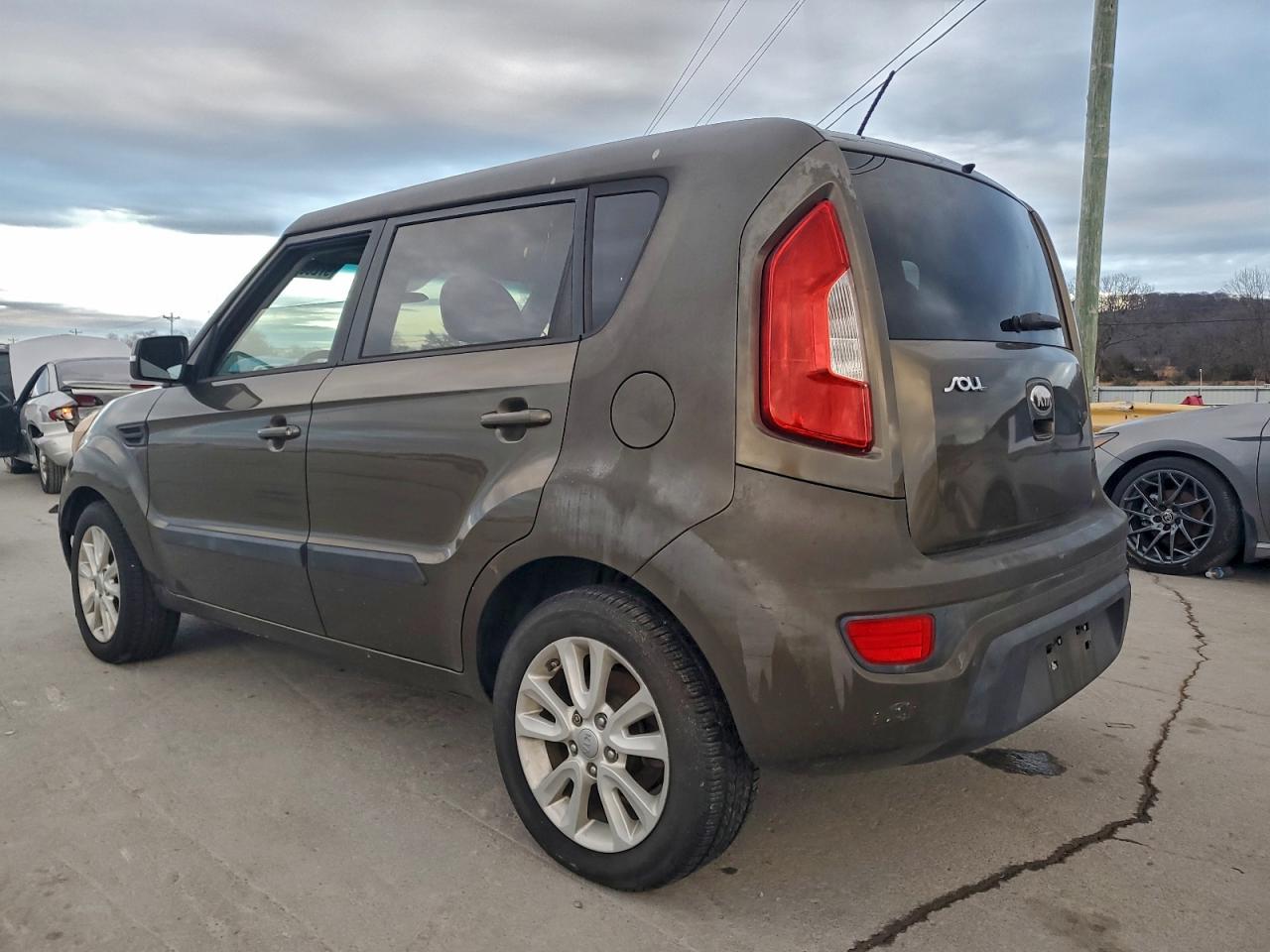 2013 KIA SOUL + photo 2