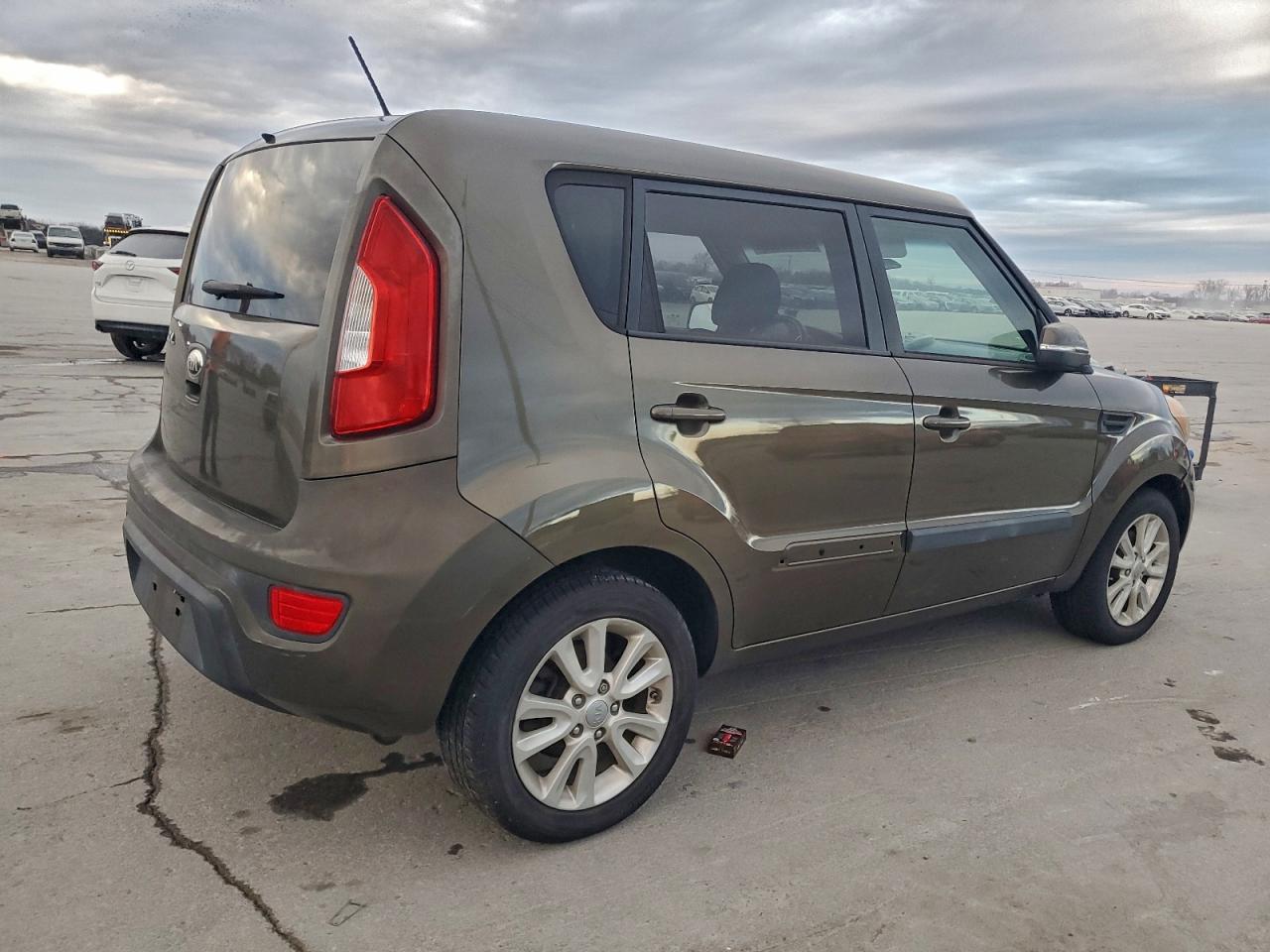 2013 KIA SOUL + photo 3