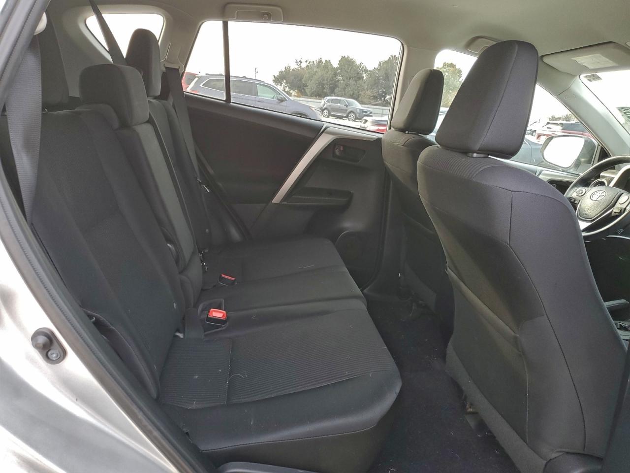 2014 TOYOTA RAV4 LE photo 11