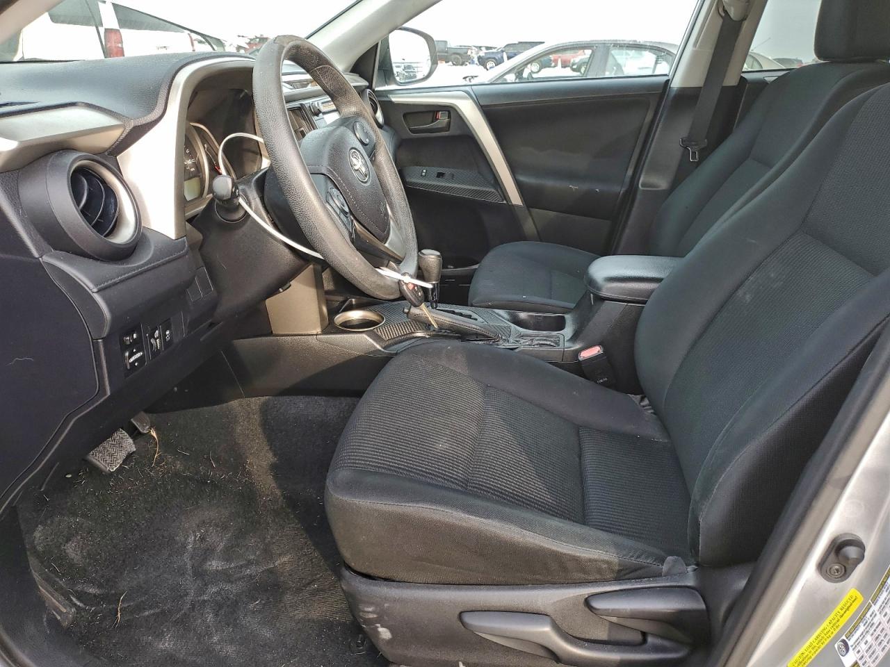 2014 TOYOTA RAV4 LE photo 7