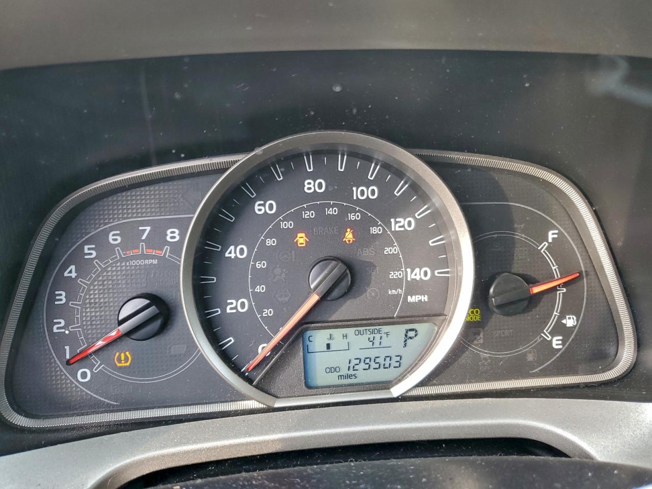 2014 TOYOTA RAV4 LE photo 9