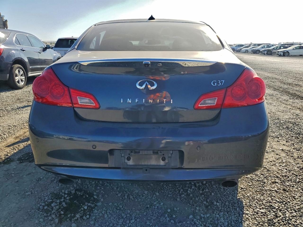 2013 INFINITI G37 BASE photo 6