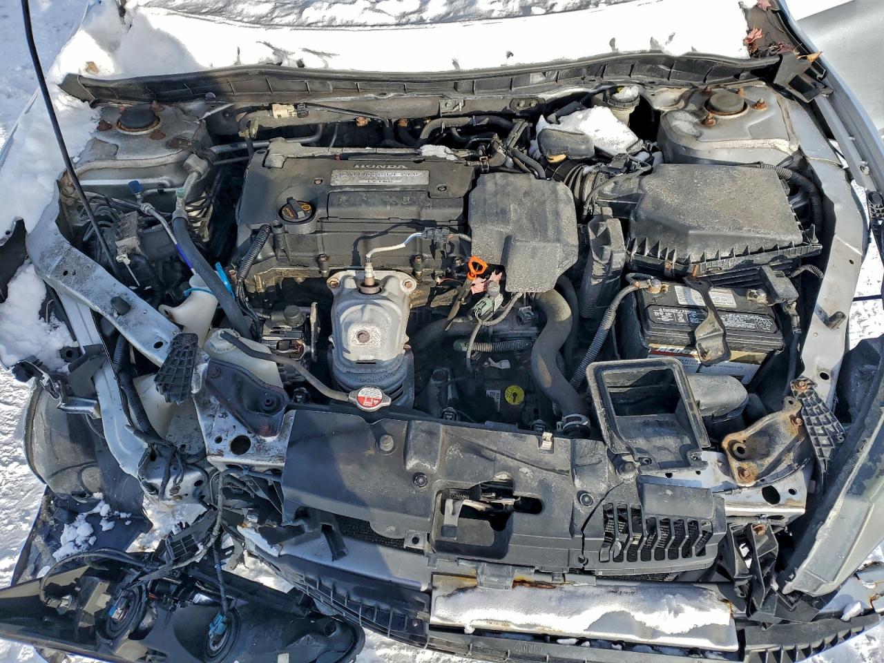 2013 HONDA ACCORD LX photo 21