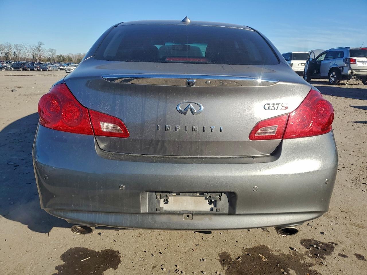2013 INFINITI G37 BASE photo 11
