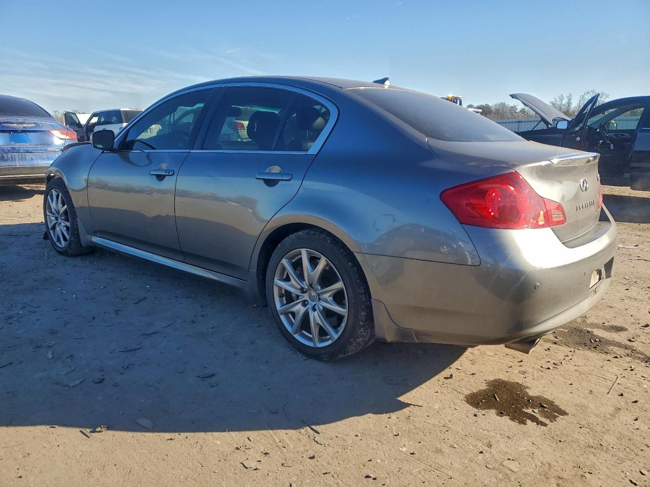 2013 INFINITI G37 BASE photo 3