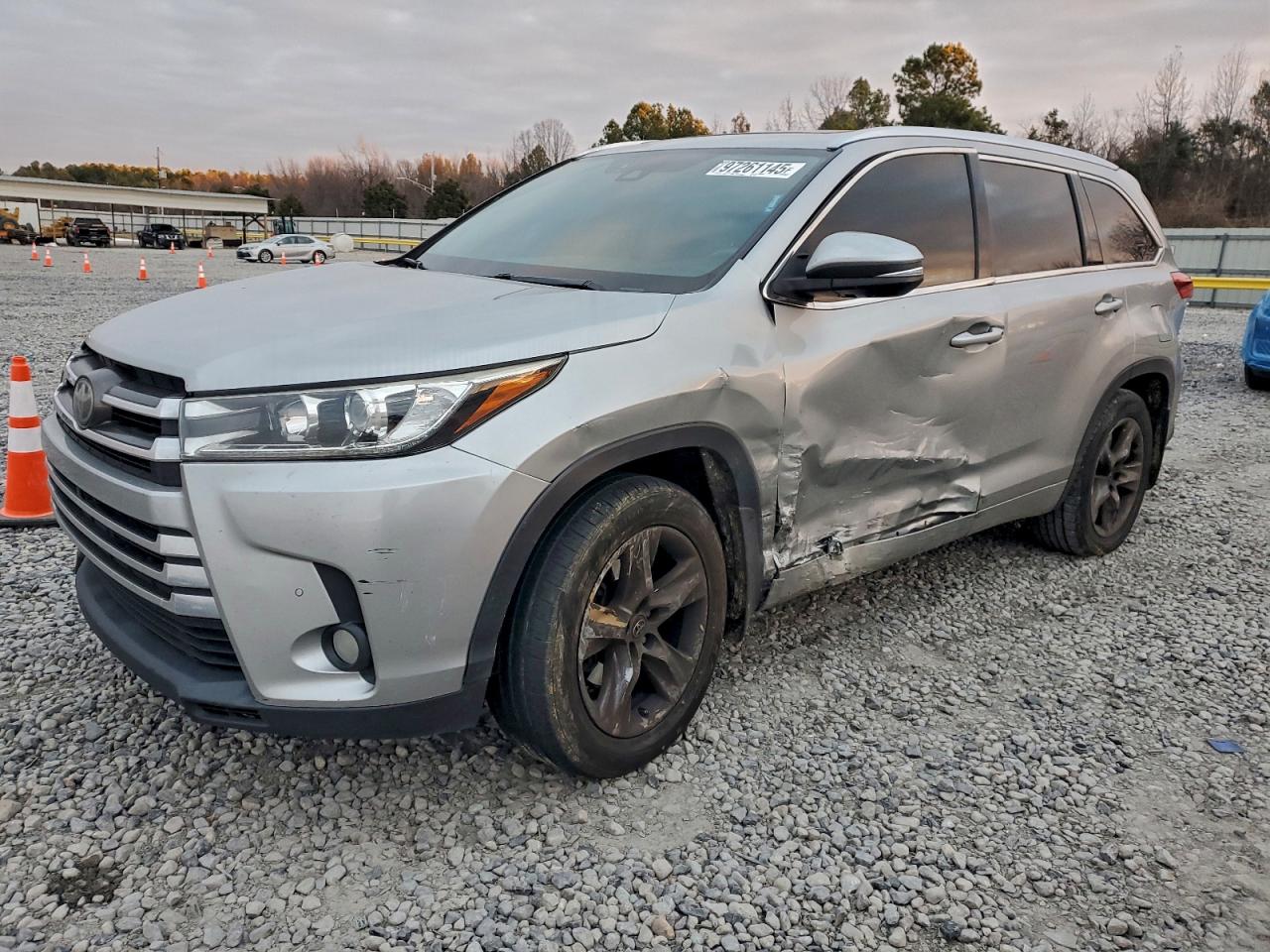 2017 TOYOTA HIGHLANDER