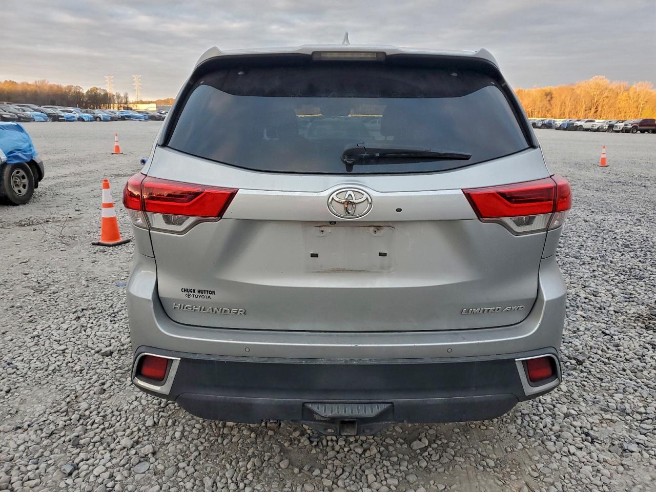 2017 TOYOTA HIGHLANDER LIMITED photo 11