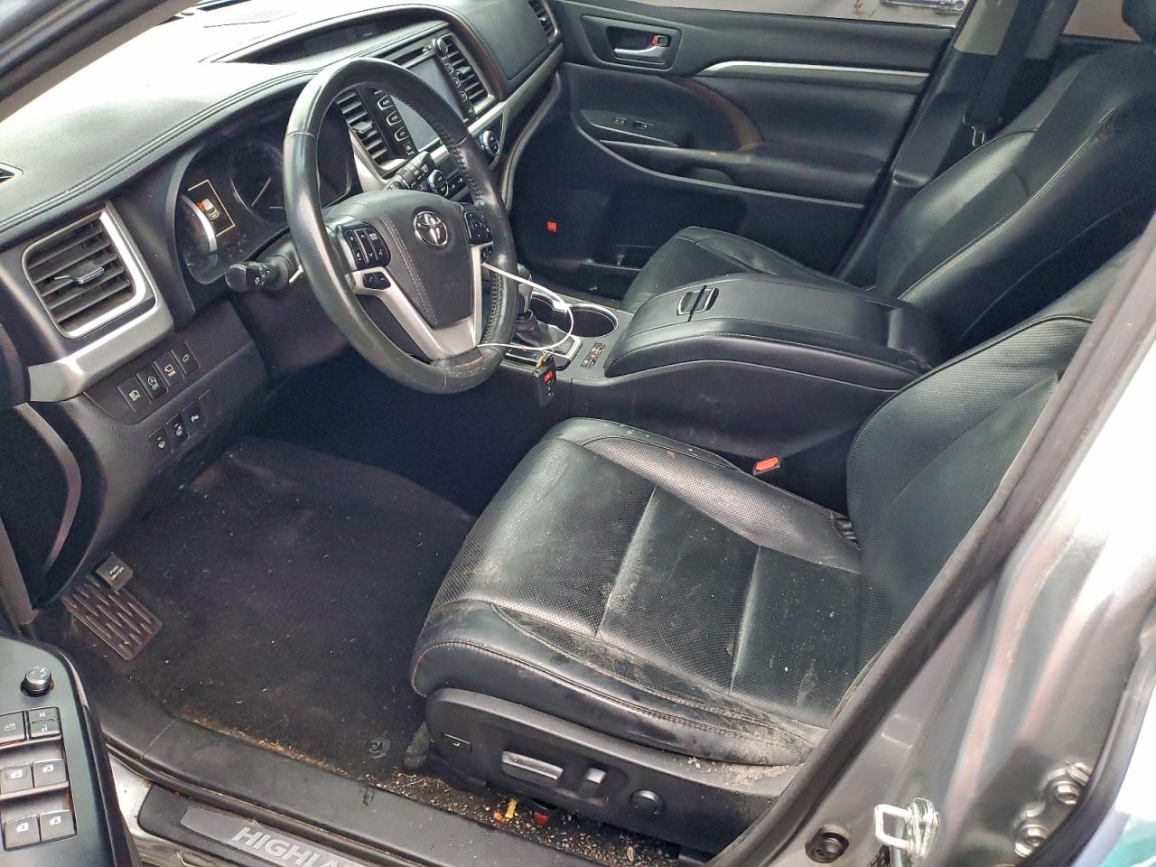 2017 TOYOTA HIGHLANDER LIMITED photo 13