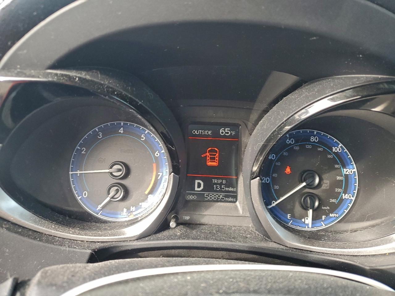 2015 TOYOTA COROLLA L photo 9