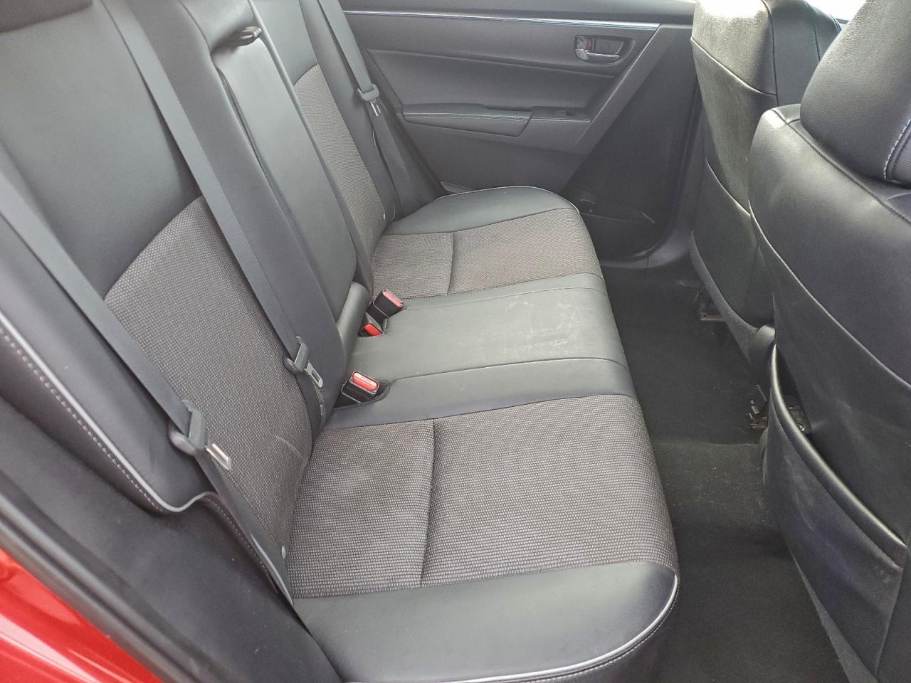 2015 TOYOTA COROLLA L photo 10