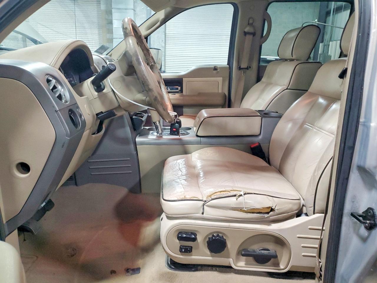 2006 LINCOLN MARK LT photo 6