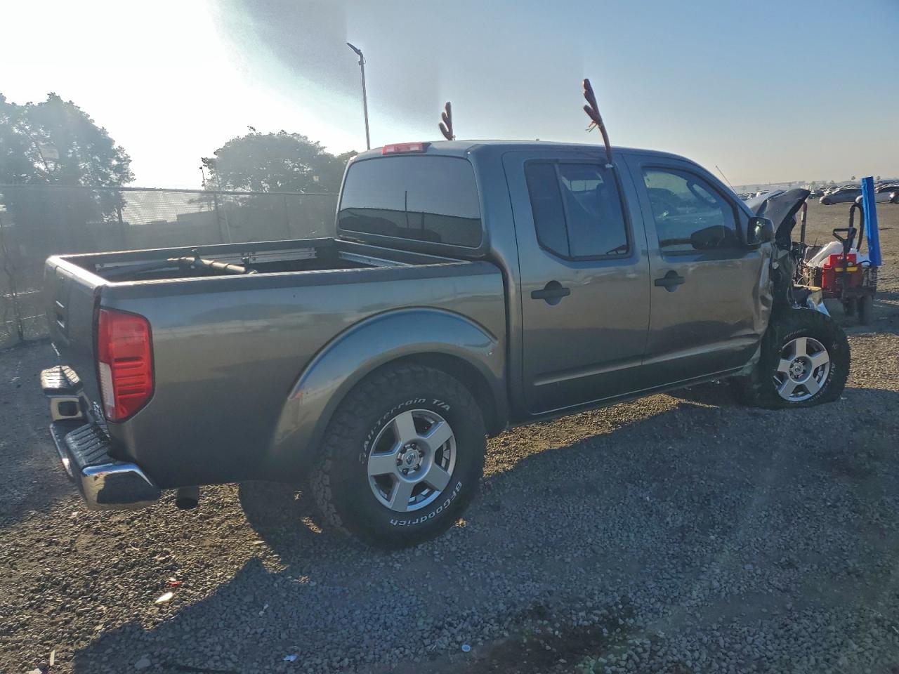2006 NISSAN FRONTIER CREW CAB LE photo 3