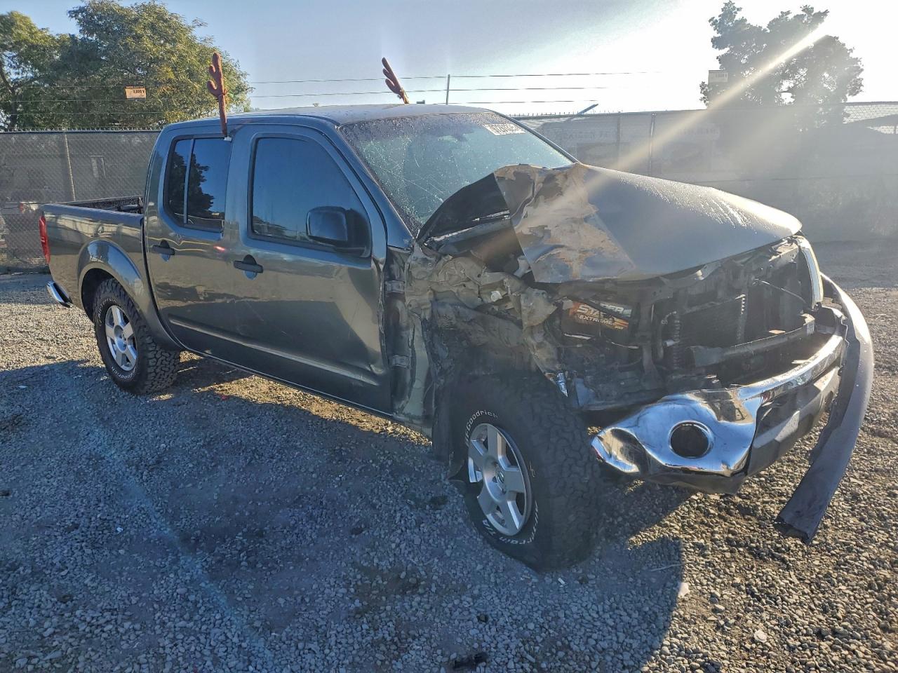 2006 NISSAN FRONTIER CREW CAB LE photo 4