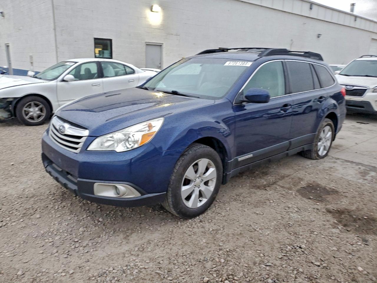 2011 SUBARU OUTBACK