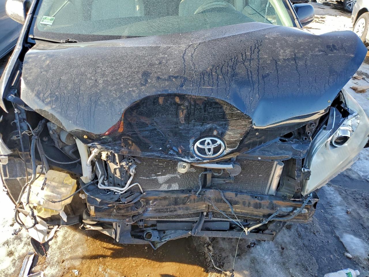 2013 TOYOTA SIENNA XLE photo 11