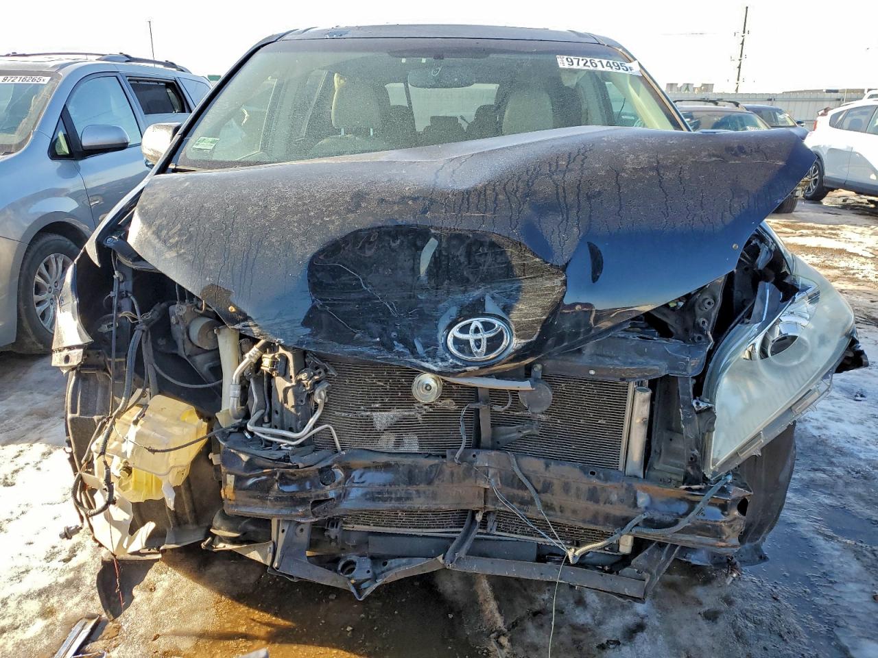 2013 TOYOTA SIENNA XLE photo 5