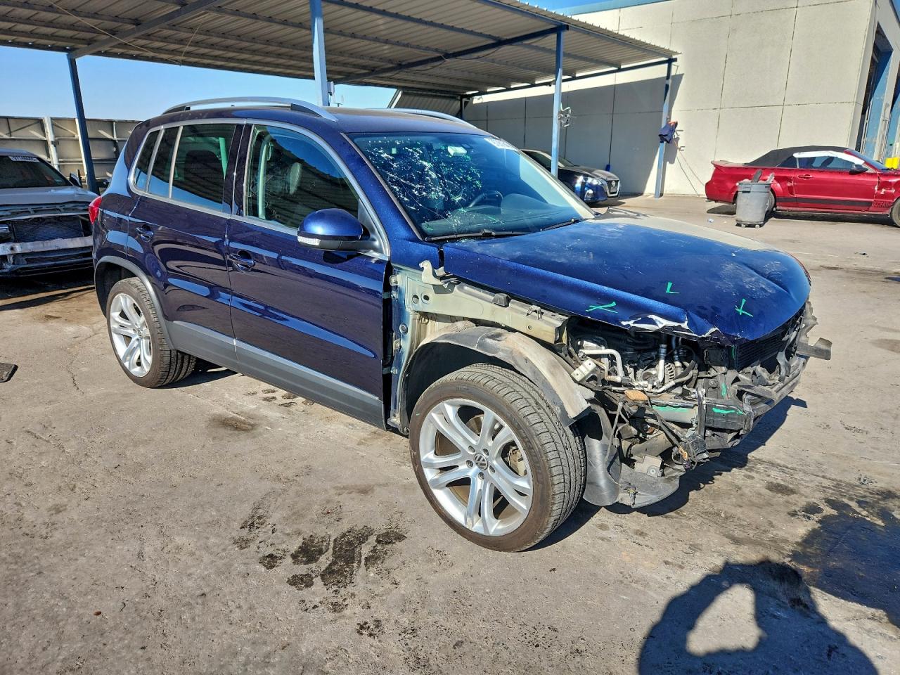 2013 VOLKSWAGEN TIGUAN S photo 4