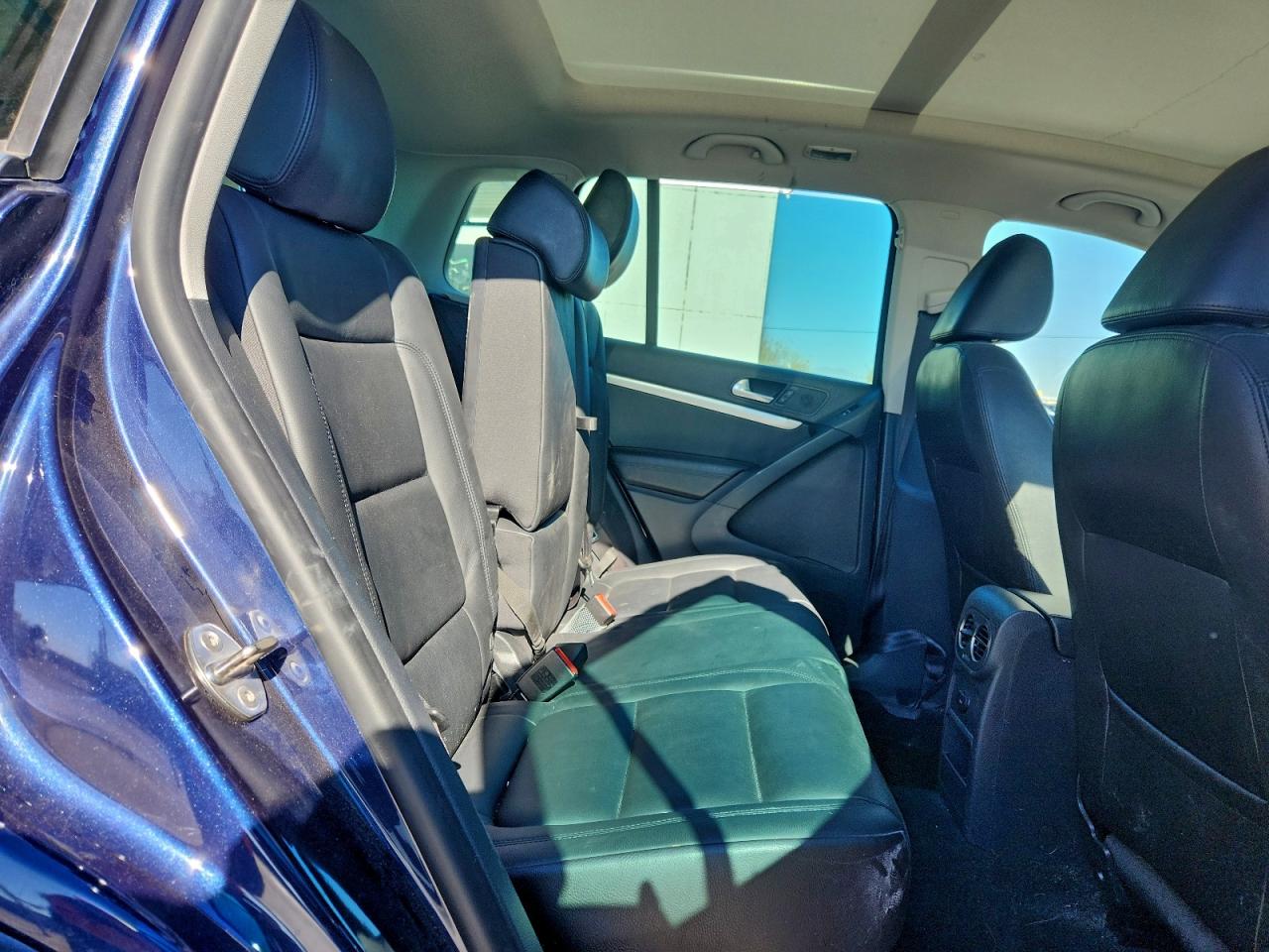 2013 VOLKSWAGEN TIGUAN S photo 11