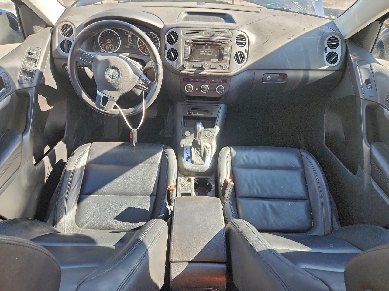 2013 VOLKSWAGEN TIGUAN S photo 8