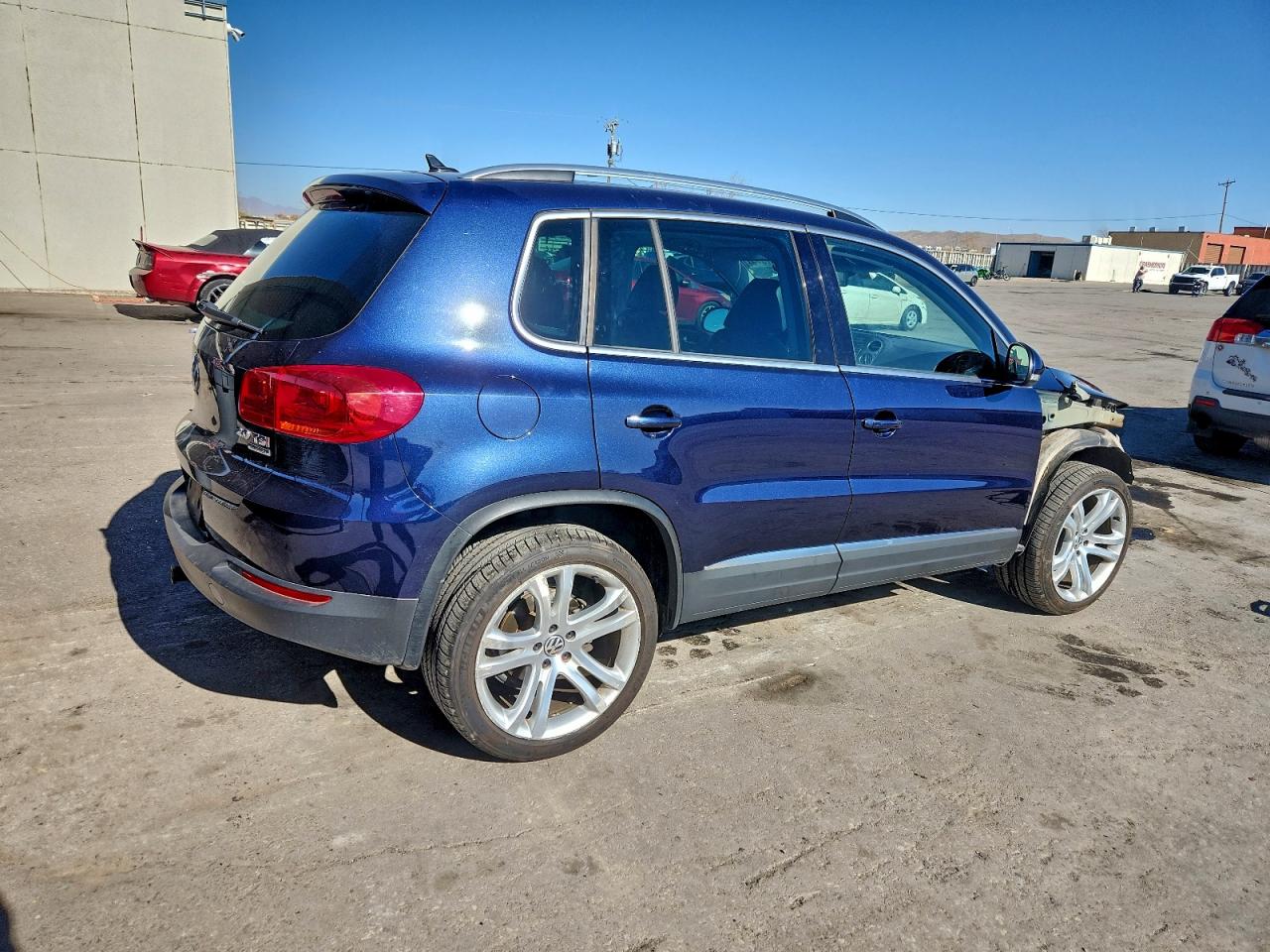 2013 VOLKSWAGEN TIGUAN S photo 3