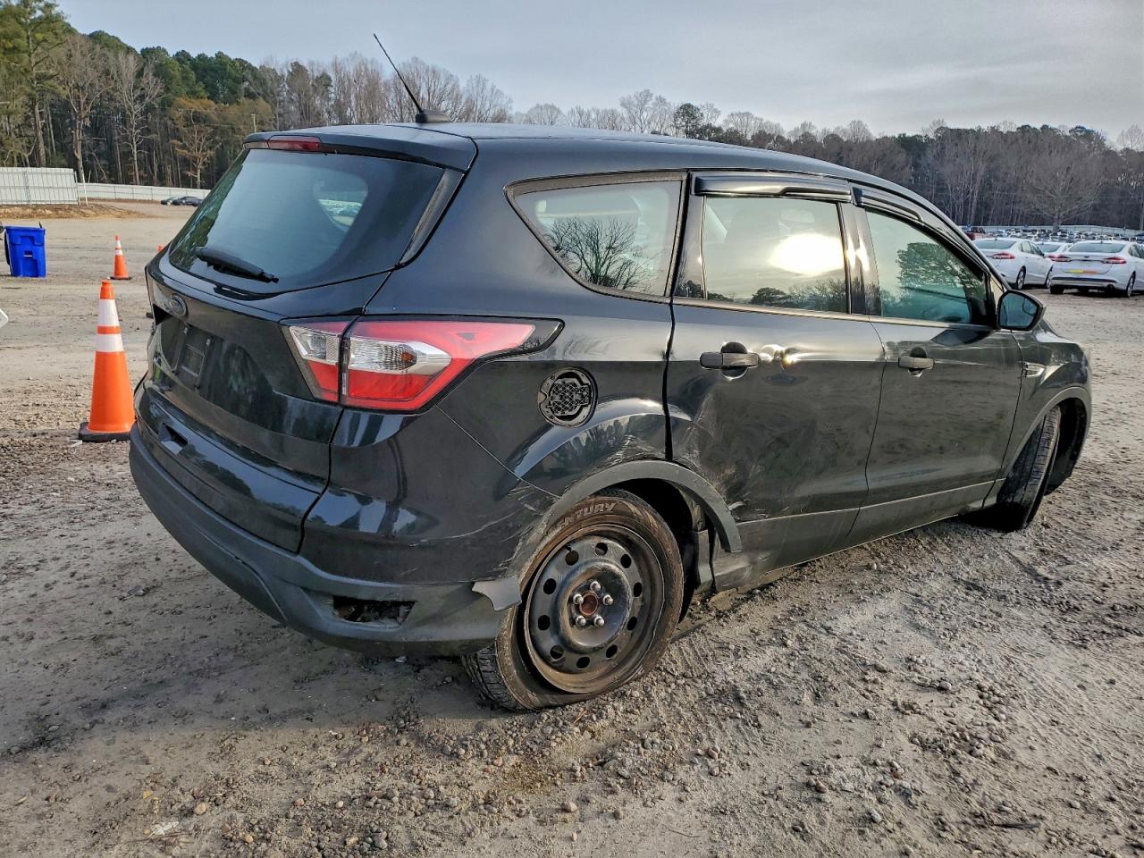 2018 FORD ESCAPE S photo 3
