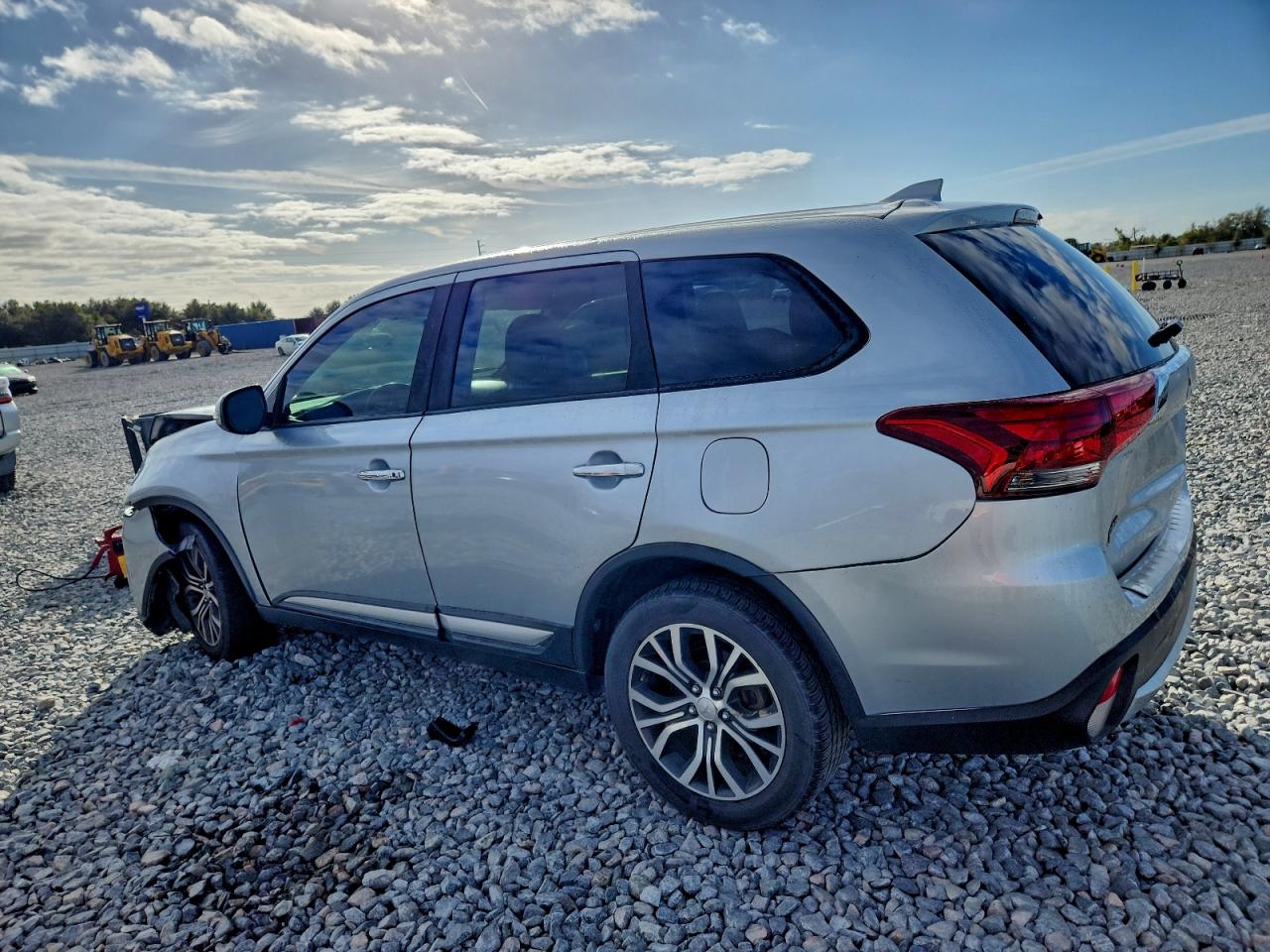 2017 MITSUBISHI OUTLANDER SE photo 3