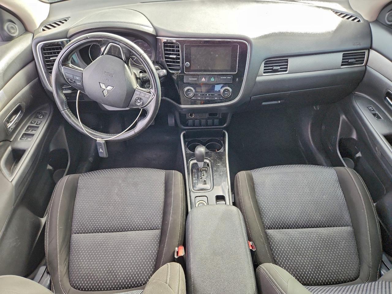 2017 MITSUBISHI OUTLANDER SE photo 15