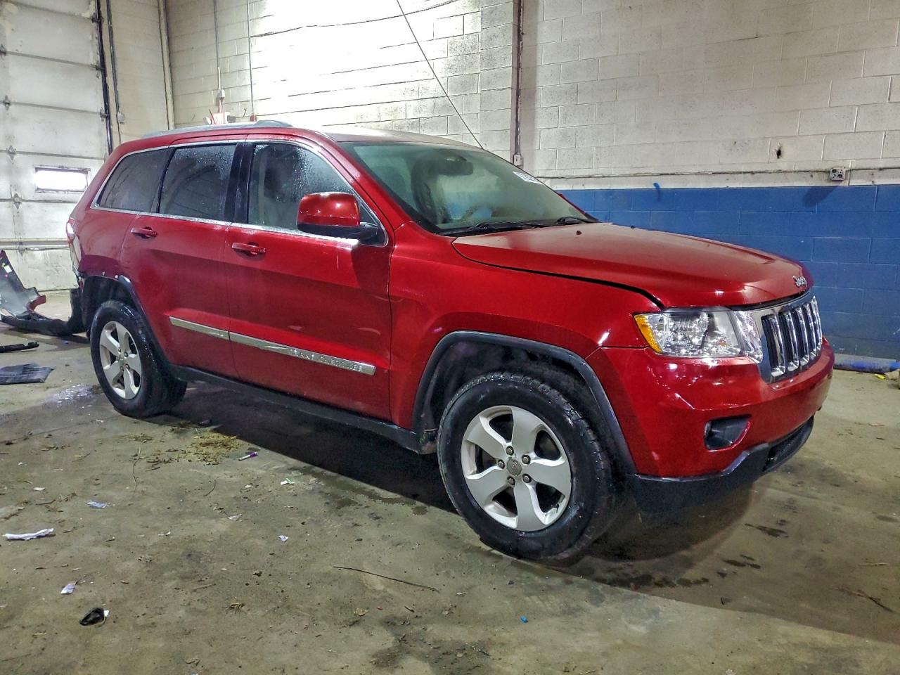 2011 JEEP GRAND CHEROKEE LAREDO photo 4