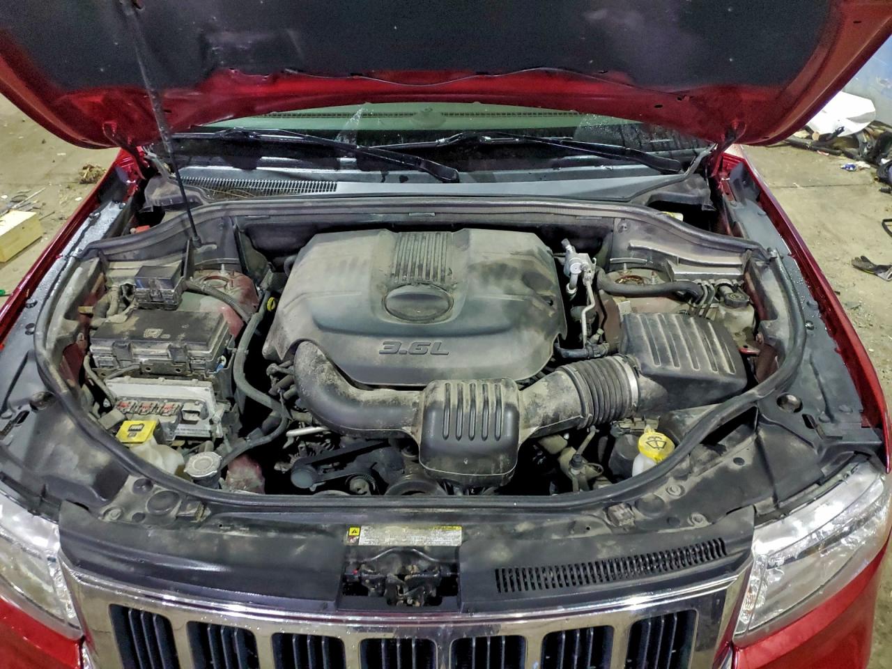 2011 JEEP GRAND CHEROKEE LAREDO photo 12