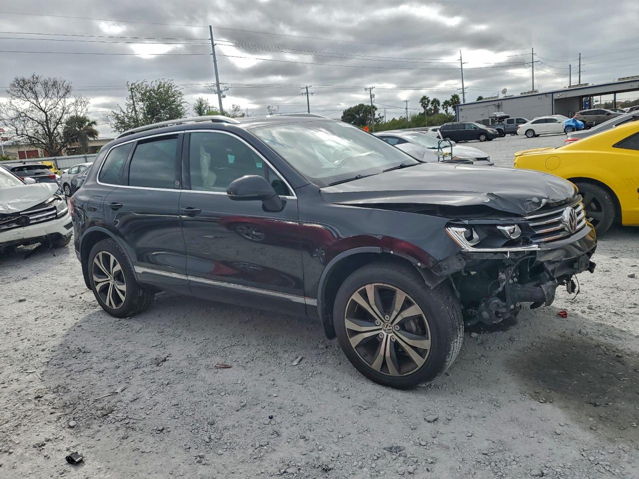 2017 VOLKSWAGEN TOUAREG WOLFSBURG photo 4
