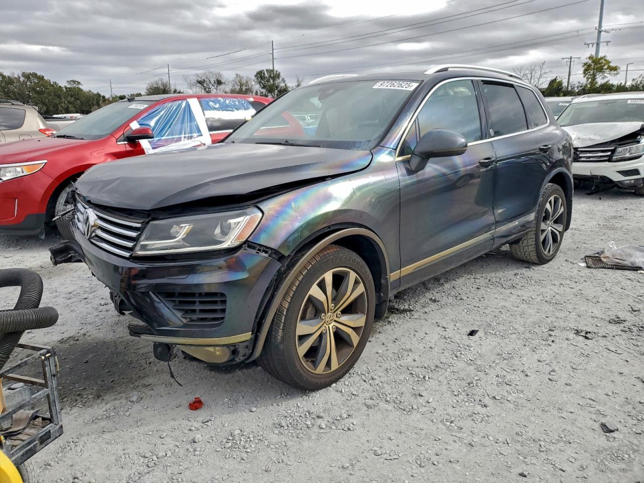2017 VOLKSWAGEN TOUAREG