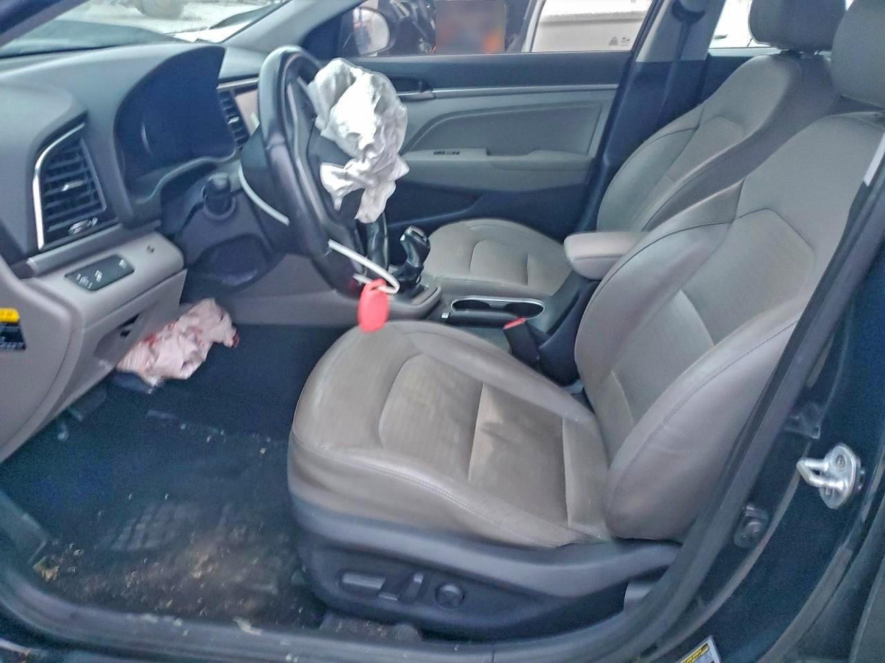 2017 HYUNDAI ELANTRA SE photo 13