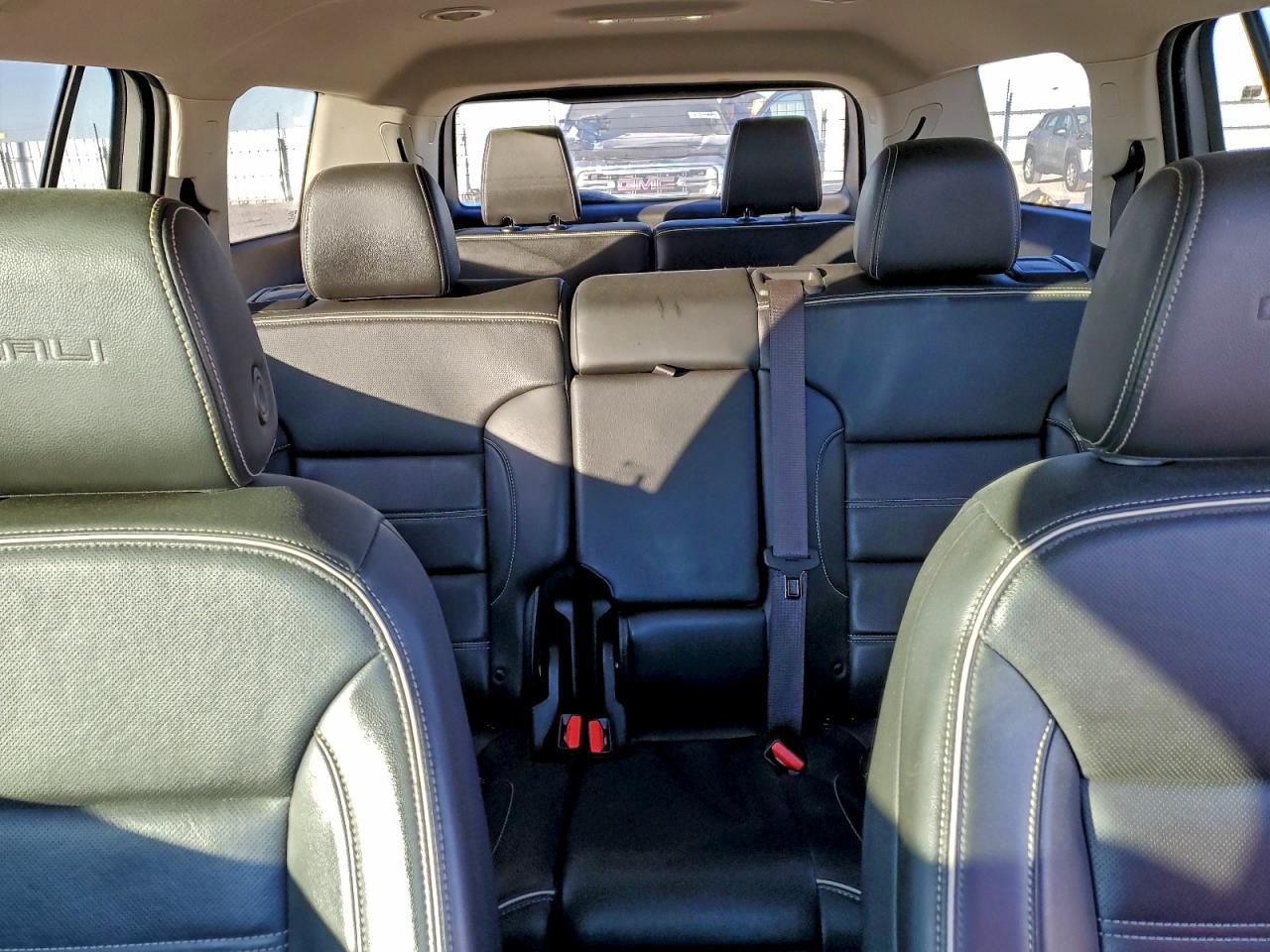 2023 GMC ACADIA DENALI photo 19